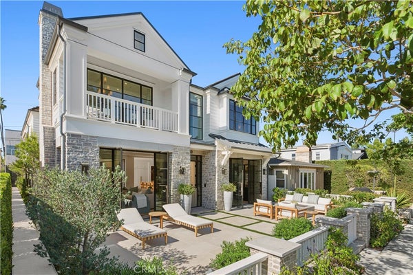 313 HELIOTROPE AVE, CORONA DEL MAR, CA 92625 - Image d2f85331c11cd8f103b37157fb4c8e0e/1293306798