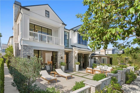 Photo of 313 Heliotrope AVE, Corona Del Mar, CA 92625 (MLS # NP26229980)