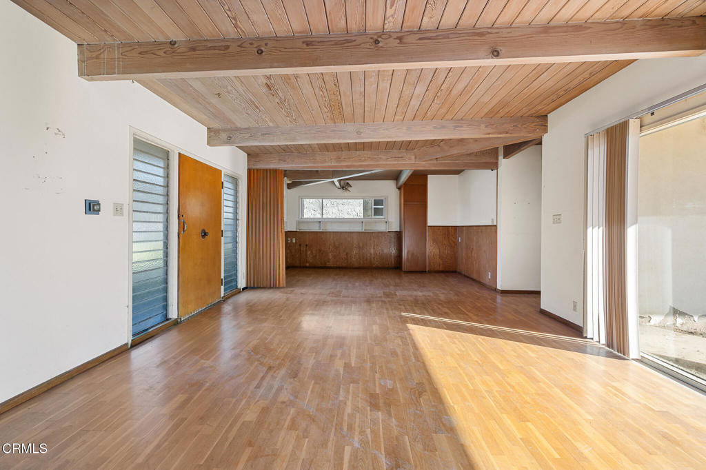 630 W Roderick Avenue