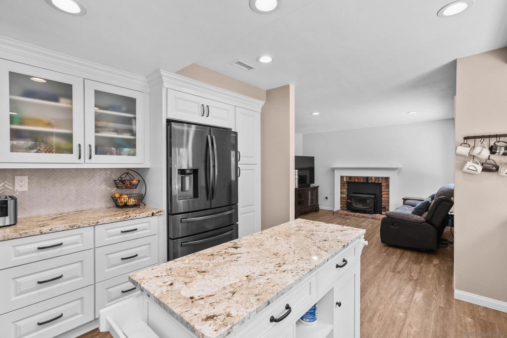 8885 Burkshire Pl