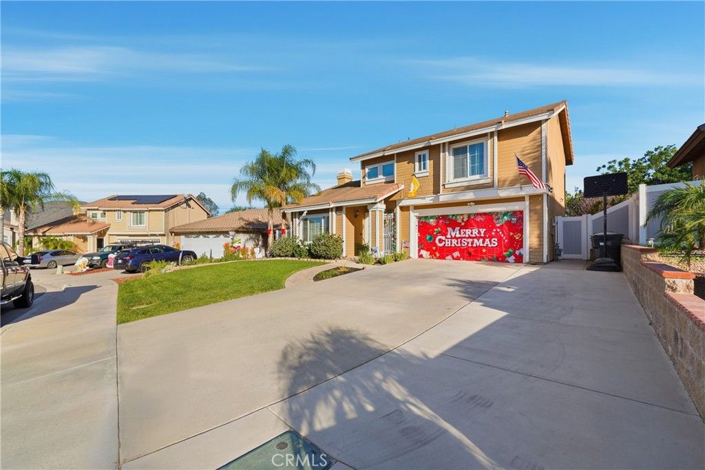 Photo of 13463 Blackdeer Dr, Corona, CA 92883 (MLS # DW25278352)