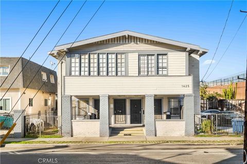 Photo of 1425 W 18th St. St #4, Los Angeles, CA 90006 (MLS # TR26012696)