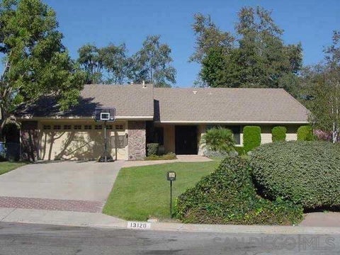 Photo of 13120 Grape Arbor Way Way, Poway, CA 92064 (MLS # 260024709SD)