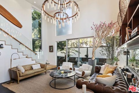 Photo of 1220 Cabrillo Avenue, Venice, CA 90291 (MLS # 26632307)