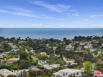 Exceptional opportunity to rebuild in the highly sought-after PACIFIC PALISADES. Debris removal has been completed streamlining the process for NEW DEVELOPMENT. Previous square footage was 2639 ..Perfect for buyers to revitalize and invest in one of Palisades desirable area. Supremely positioned within minutes to PALISADES VILLAGE. Don’t miss your chance to build in this special community.
Seller will look at ALL SERIOUS OFFERS.