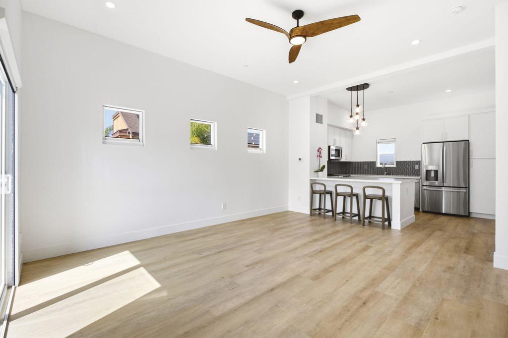 2055 S El Camino Real