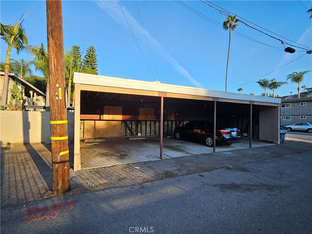 1381 Burwood Street 3