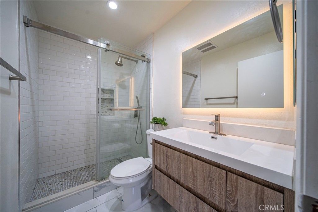 listing image 130726088430954430913