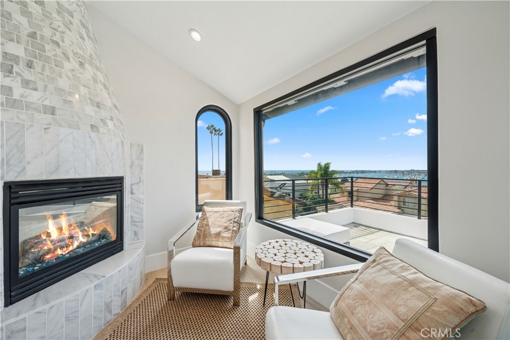 Corona del Mar South of PCH (CDMS) - Residential Lease