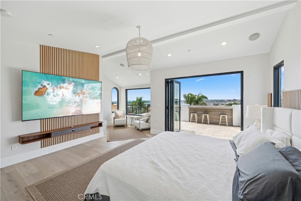 Corona del Mar South of PCH (CDMS) - Residential Lease