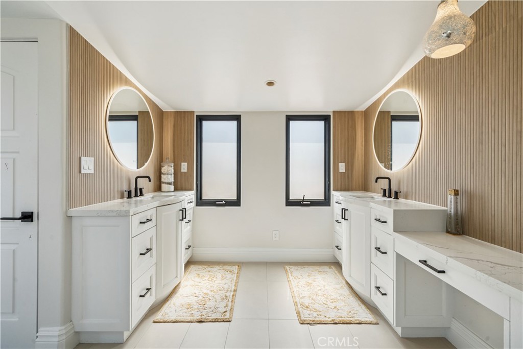 Corona del Mar South of PCH (CDMS) - Residential Lease