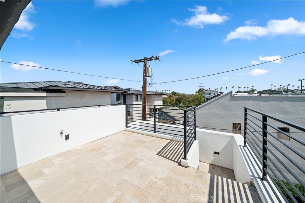 Corona del Mar South of PCH (CDMS) - Residential Lease
