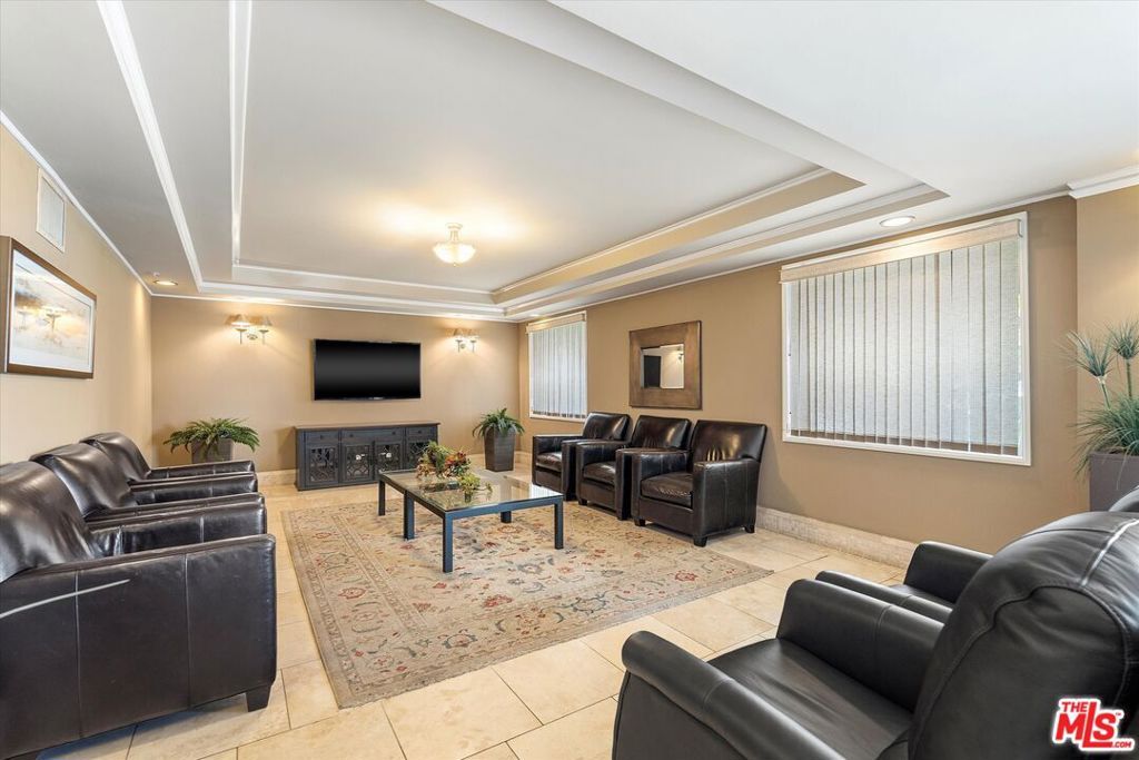 Photo of 620 S Gramercy Place #103, Los Angeles, CA 90005 (MLS # 26647783)