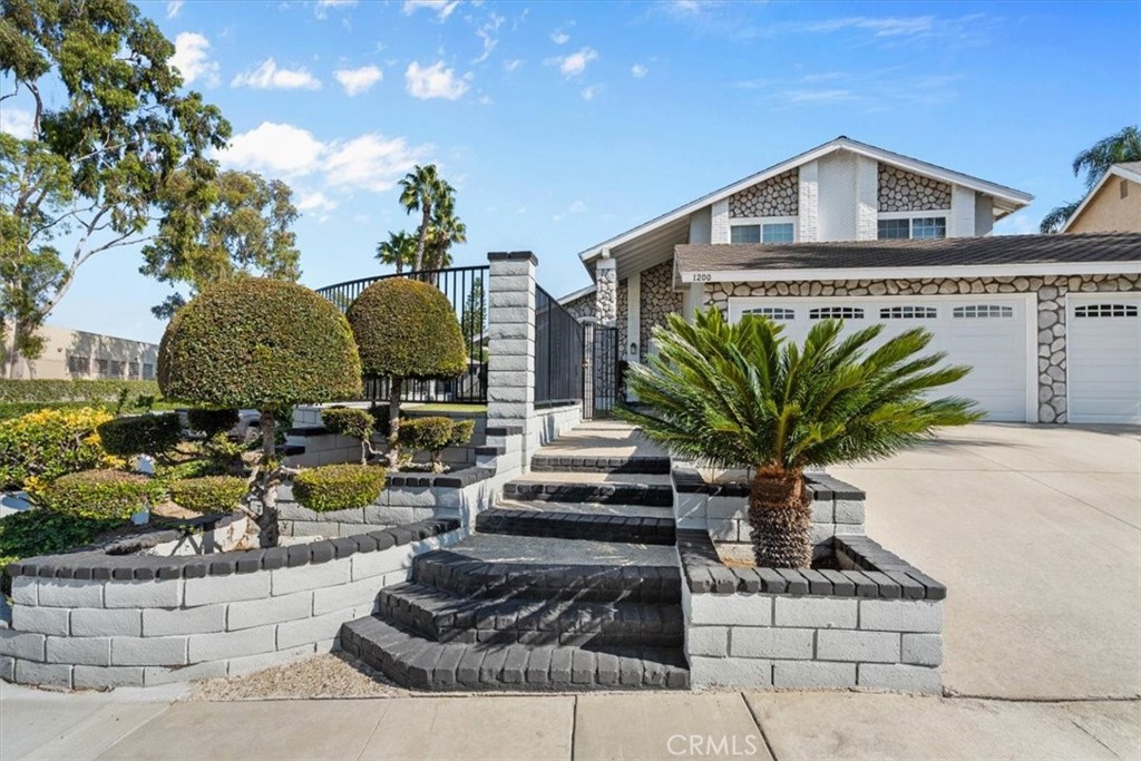 1200 Maple Tree Court