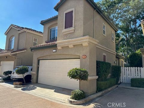 Photo of 3 Calle de Los Ninos, Rancho Santa Margarita, CA 92688 (MLS # OC25278625)