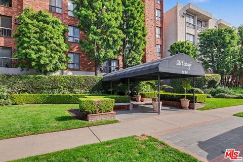 Photo of 1440 Veteran Avenue #204, Los Angeles, CA 90024 (MLS # 26673933)