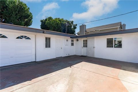 Photo of 777 18th Street St #B, Costa Mesa, CA 92627 (MLS # NP25231471) Photo of 777 18th Street St #B, Costa Mesa, CA 92627 (MLS # NP25231471)