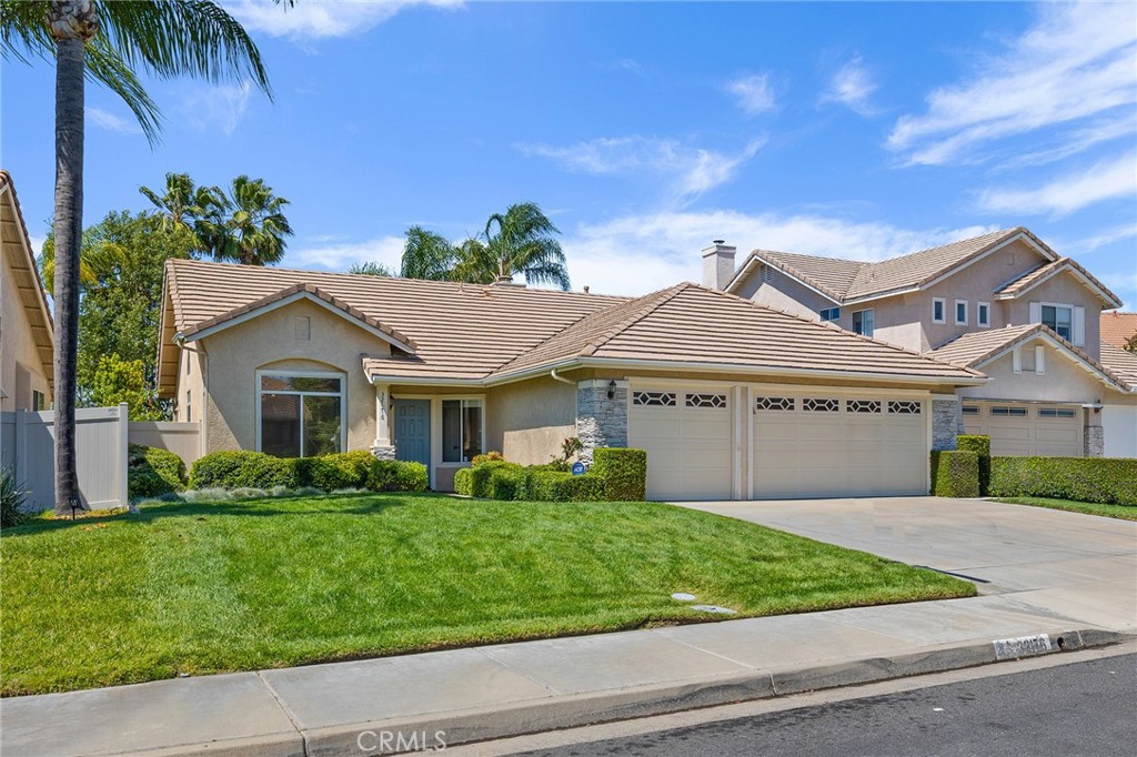 32176 Corte Florecita