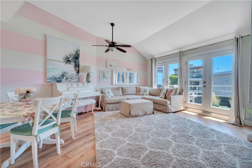 653 Manhattan Beach Blvd. A