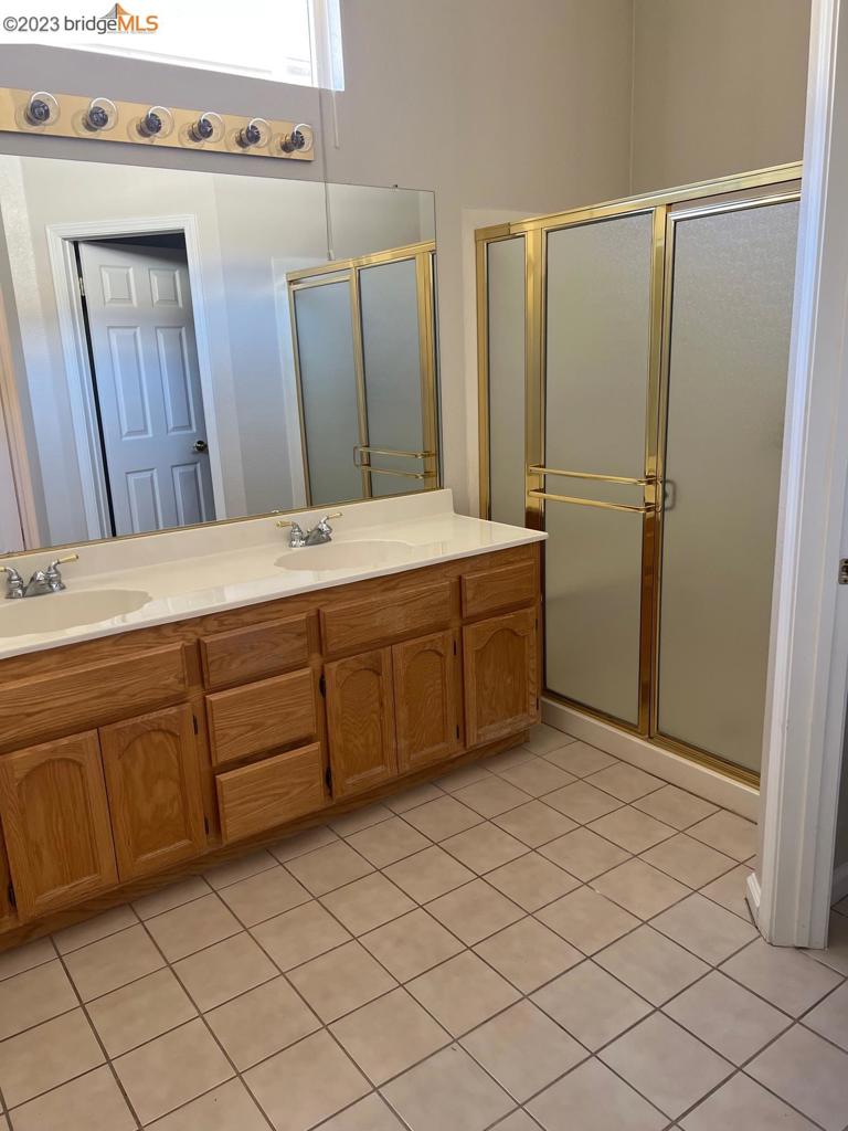 SUMMERSET - Residential Lease