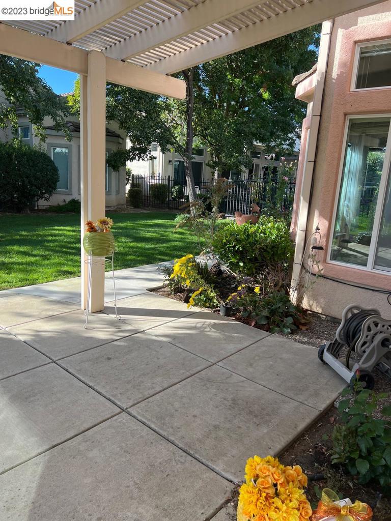 SUMMERSET - Residential Lease