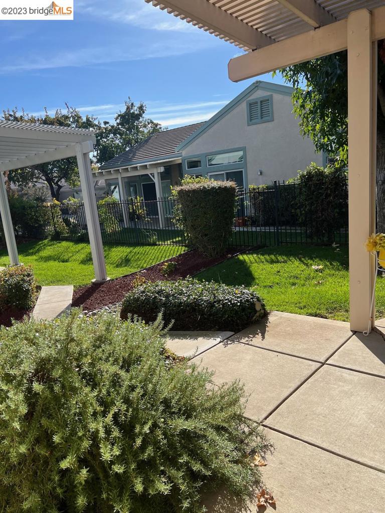 SUMMERSET - Residential Lease