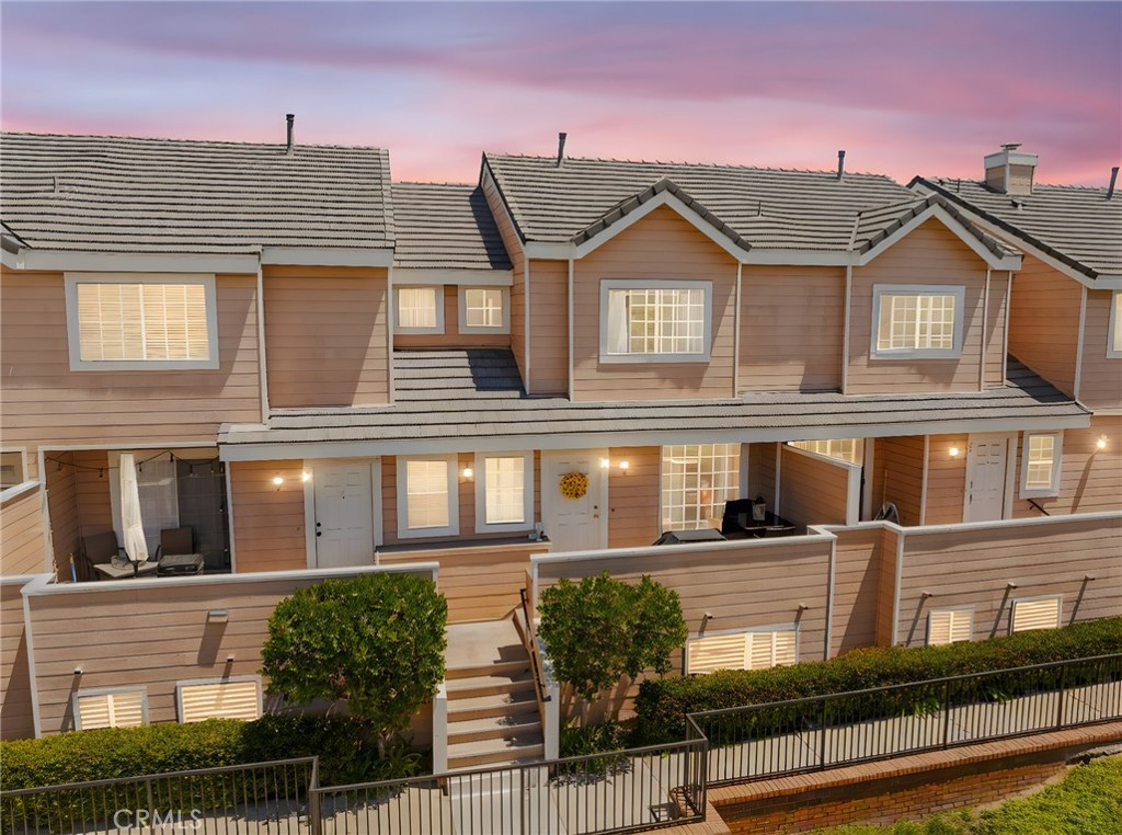 Live in the Heart of Torrance at the Highly Desired Summerwind Community! This charming and move-in-ready 2-bedroom, 2 and a 1/2 bathroom townhome offers the perfect blend of comfort, style, and location. Enjoy a spacious, light-filled layout with two large en-suite bedrooms, an inviting living space, and a private 2-car attached garage with a bonus laundry and storage area. Tucked inside a beautifully landscaped, gated community, Summerwind offers resort-style amenities, including three pools, a spa, clubhouse, tot lot, and ample guest parking. Located just minutes from Wilson Park, Del Amo Fashion Center, top-rated Torrance schools, and just a short drive to the beach, this is South Bay living at its best. HOA includes water, trash, EQ insurance, exterior maintenance & more.
Schedule your private showing today!