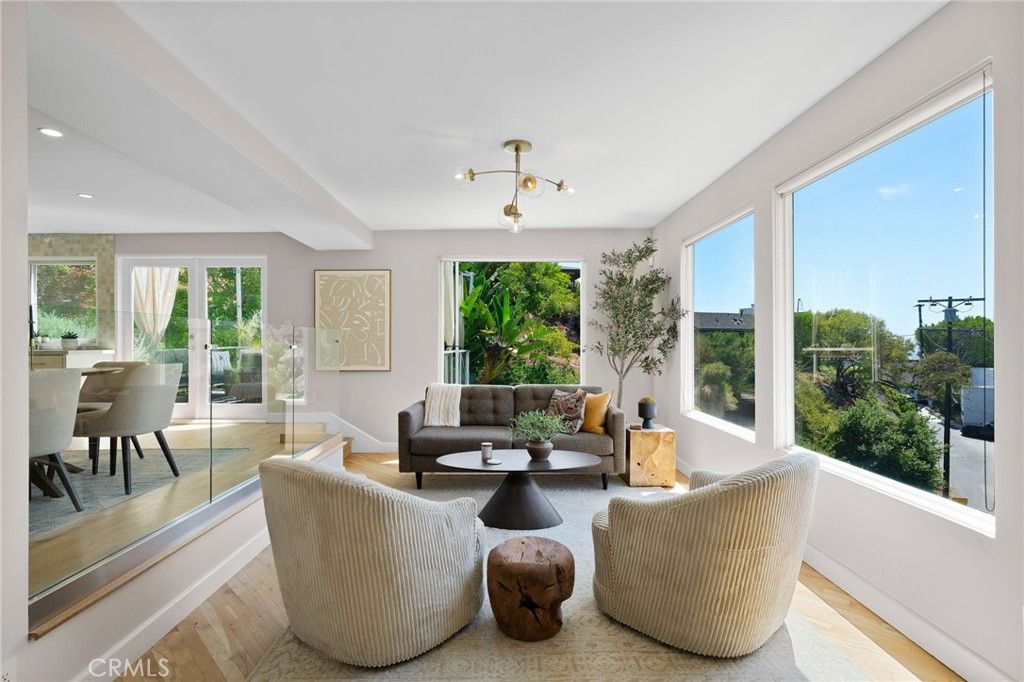 Photo of 1690 N Crescent Heights Blvd, Los Angeles, CA 90069 (MLS # CV25233661)