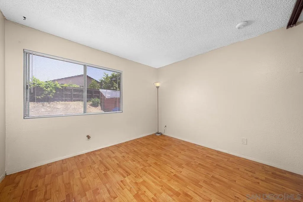 Spring Valley, California 91977, United States, 4 Bedrooms Bedrooms, ,3 BathroomsBathrooms,Residential,Active,164315