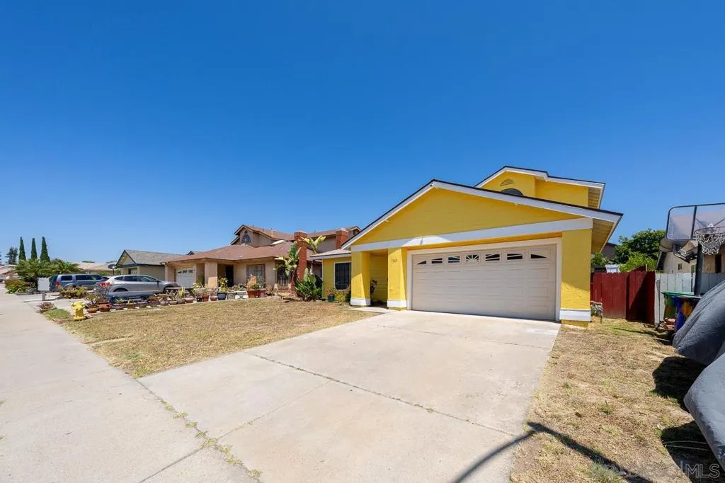 Spring Valley, California 91977, United States, 4 Bedrooms Bedrooms, ,3 BathroomsBathrooms,Residential,Active,164315