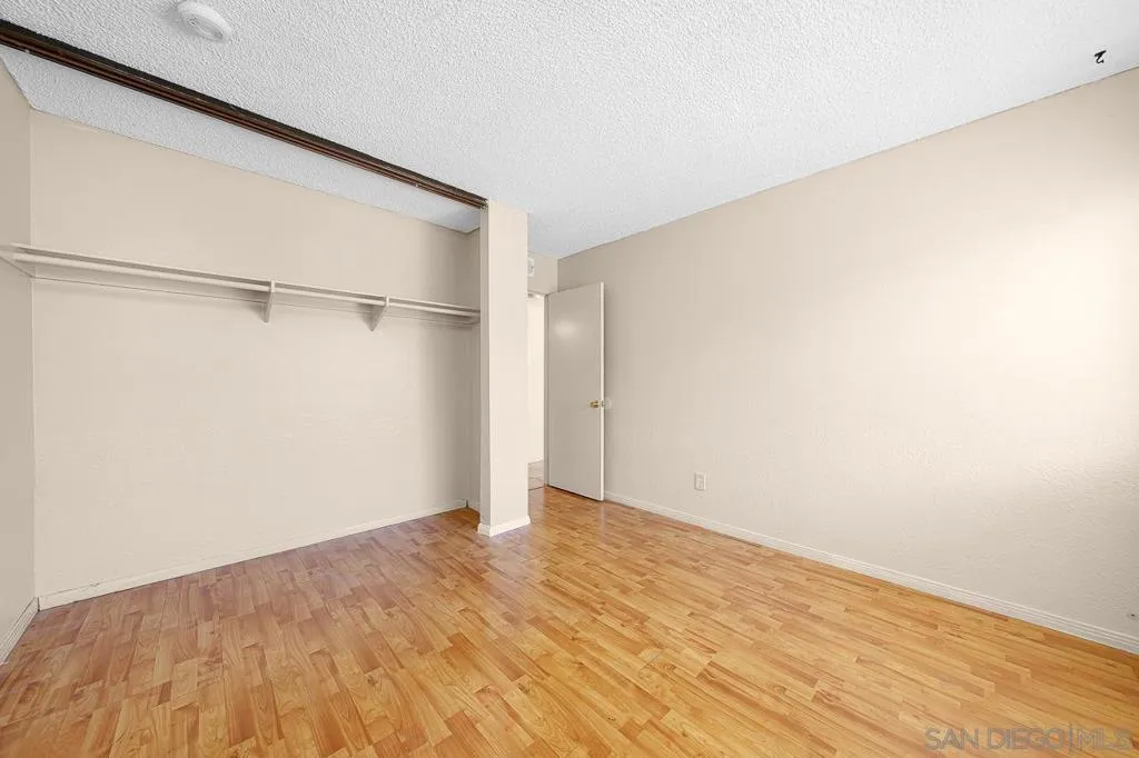 Spring Valley, California 91977, United States, 4 Bedrooms Bedrooms, ,3 BathroomsBathrooms,Residential,Active,164315