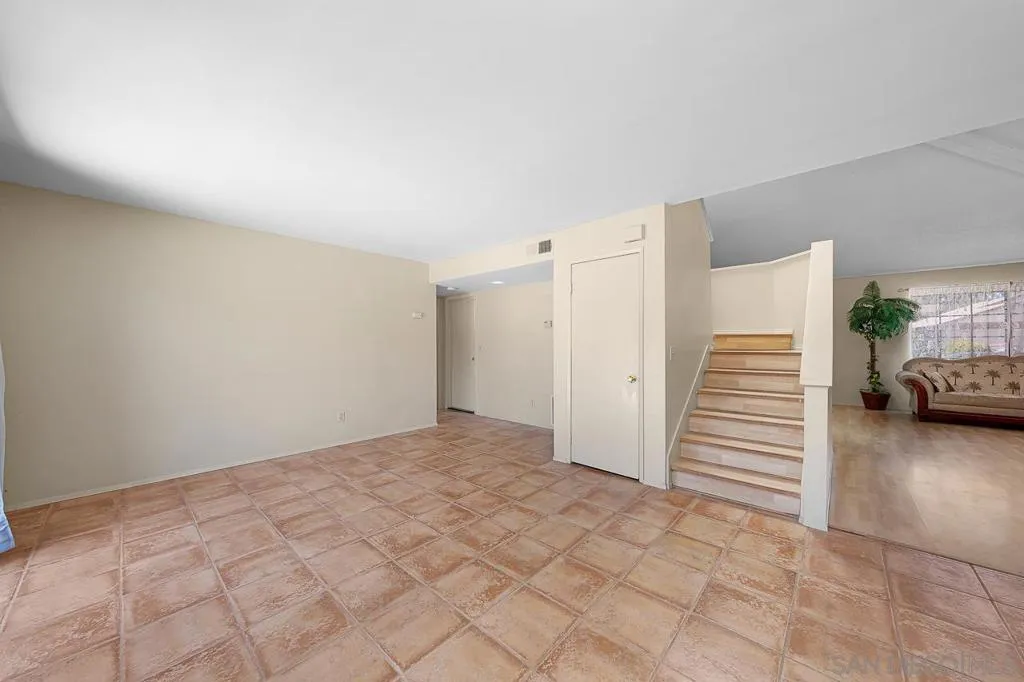 Spring Valley, California 91977, United States, 4 Bedrooms Bedrooms, ,3 BathroomsBathrooms,Residential,Active,164315