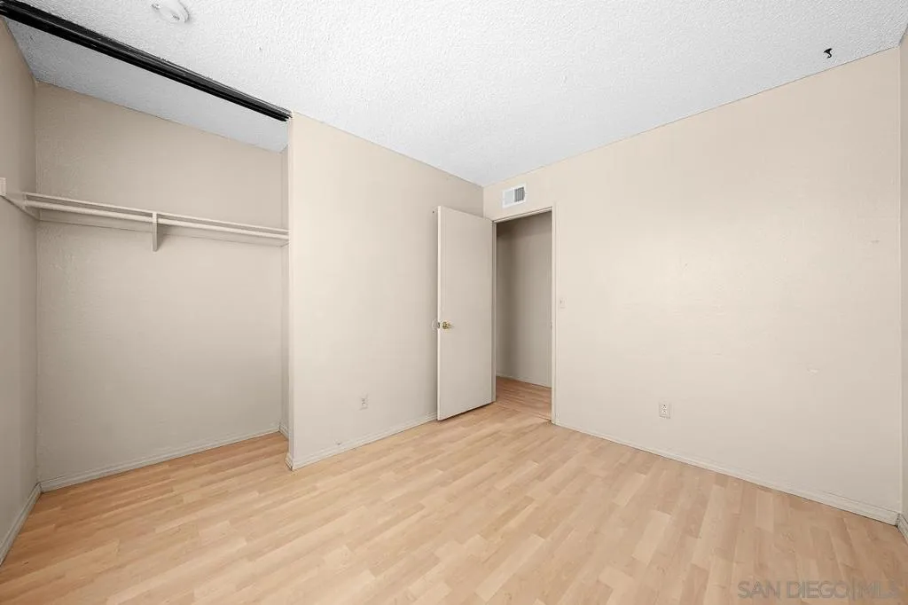 Spring Valley, California 91977, United States, 4 Bedrooms Bedrooms, ,3 BathroomsBathrooms,Residential,Active,164315