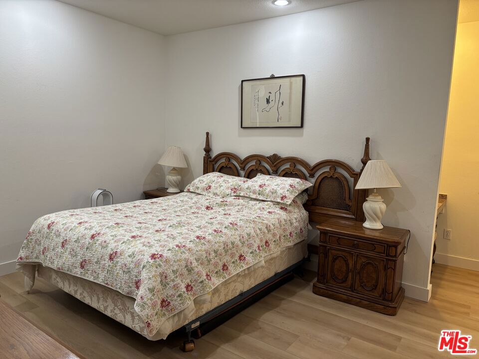Properties 3 2222 N Beachwood Drive 207
