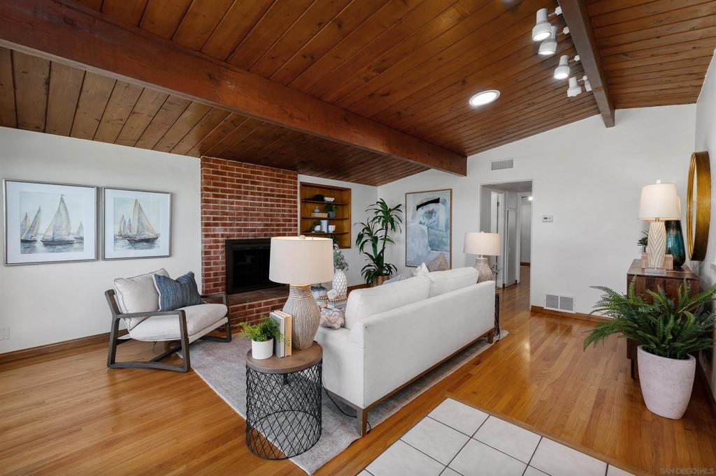 2443 Frankfort St.
