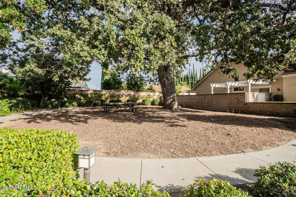 Case Flores-460 - 1004942 - Residential