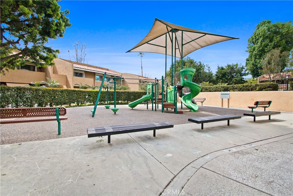 1001 W Macarthur Boulevard 20
