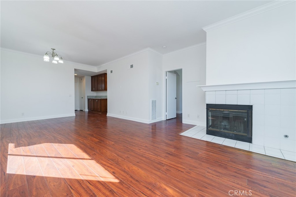 La Vista (LVIS) - Residential