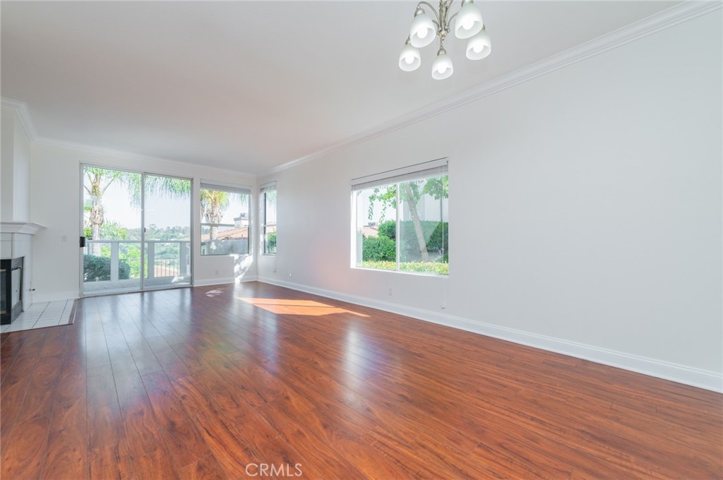 La Vista (LVIS) - Residential