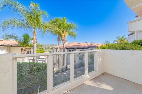 Photo of 30902 Clubhouse Dr, Laguna Niguel, CA 92677 (MLS # TR25237353)