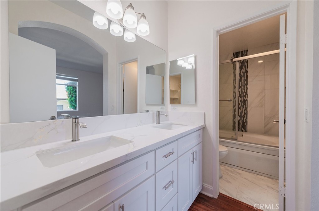 La Vista (LVIS) - Residential