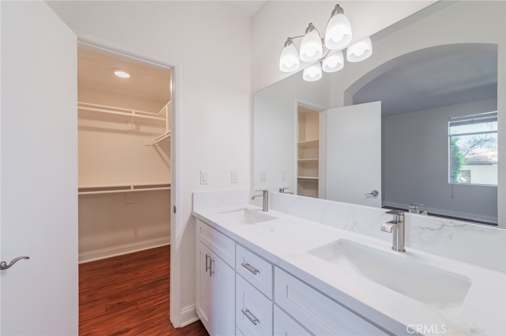 La Vista (LVIS) - Residential