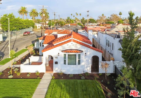 Photo of 8900 S Harvard Boulevard, Los Angeles, CA 90047 (MLS # 26104725)