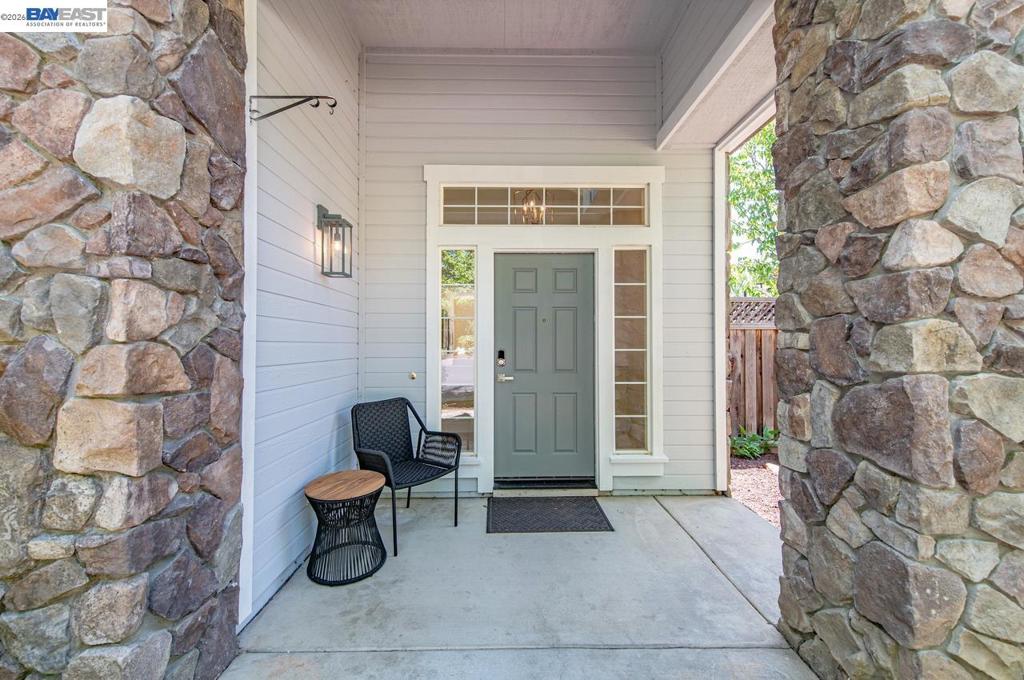 1183 Vintner Pl.