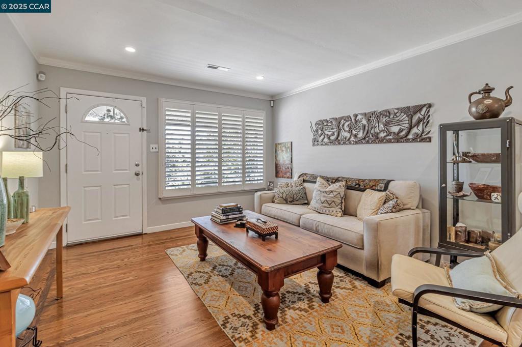 RICHMOND HEIGHTS - Residential