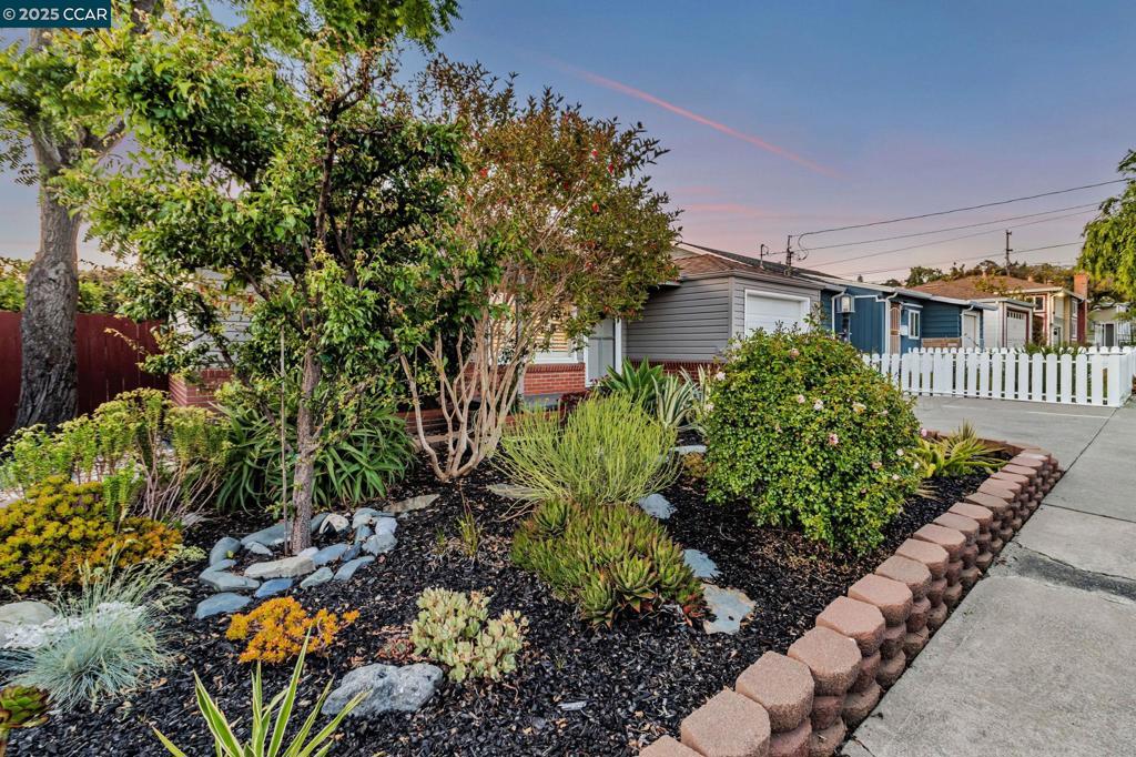 RICHMOND HEIGHTS - Residential