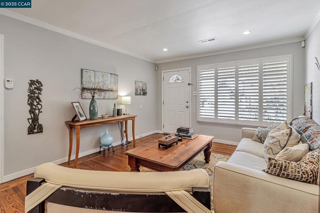 RICHMOND HEIGHTS - Residential