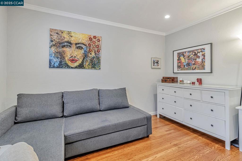 RICHMOND HEIGHTS - Residential