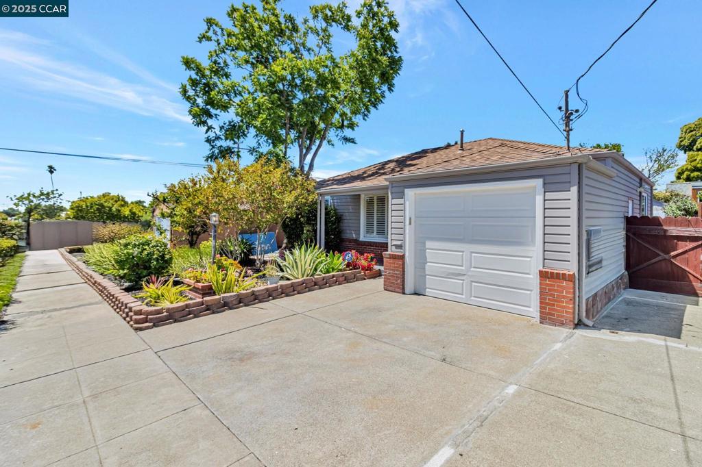 RICHMOND HEIGHTS - Residential