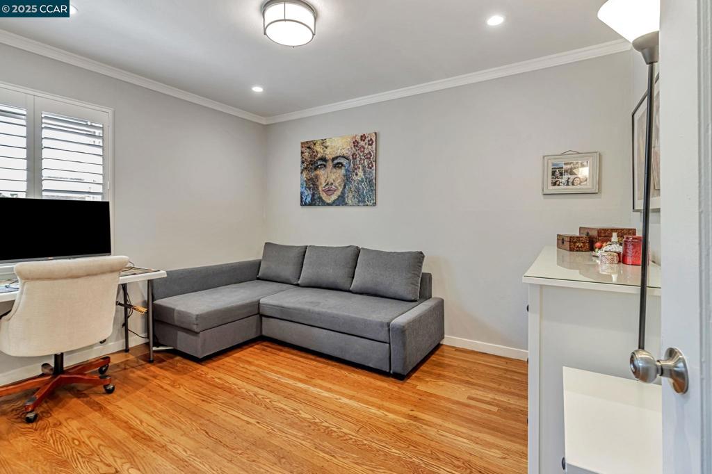 RICHMOND HEIGHTS - Residential